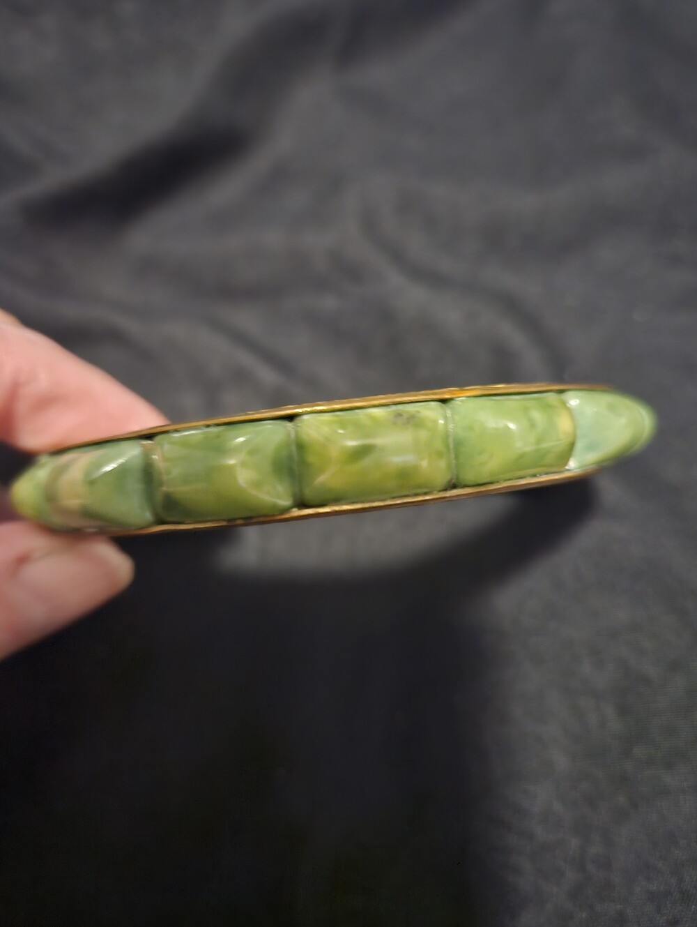 Vintage 1930s Art Deco Bakelite Brass Bangle Creamed Spinach Marbled Segmented - Picture 5 of 13